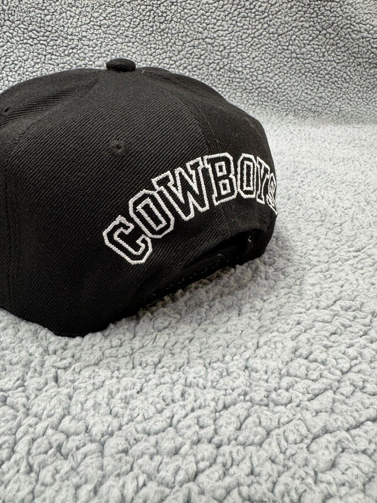 Dallas Cowboys Hat Cap Snapback Black New Era NFL Mural Undervisor Lamb Parsons