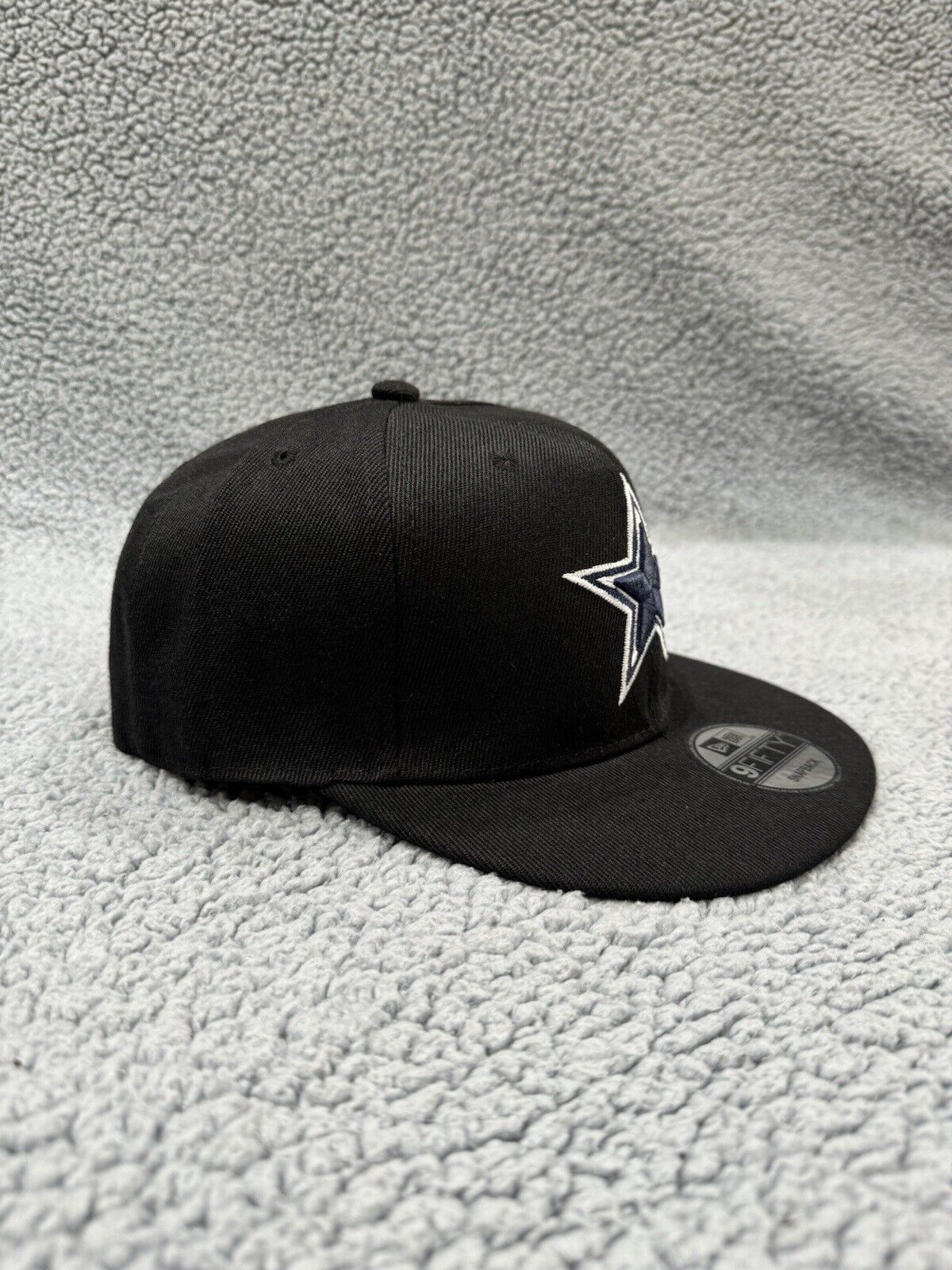 Dallas Cowboys Hat Cap Snapback Black New Era NFL Mural Undervisor Lamb Parsons